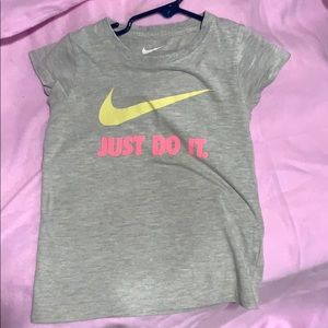 Girls size 5 Nike shirt